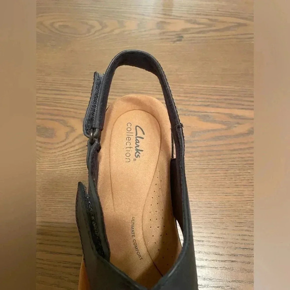 Clarks Merliah Echo Navy Leather Sandals Size 11 Comfortable Strap Closure - Picture 3 of 5